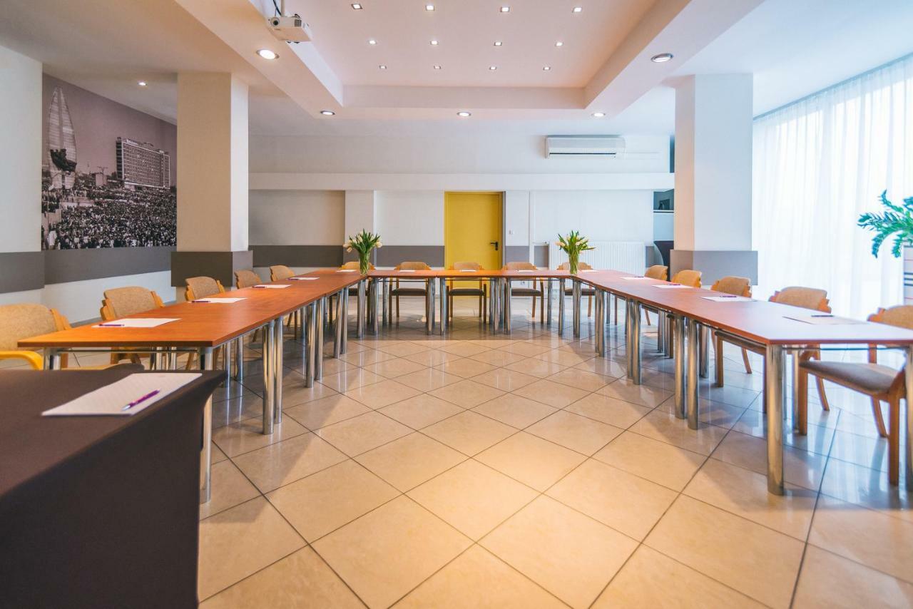 Hotel Forum Rzeszow Dış mekan fotoğraf