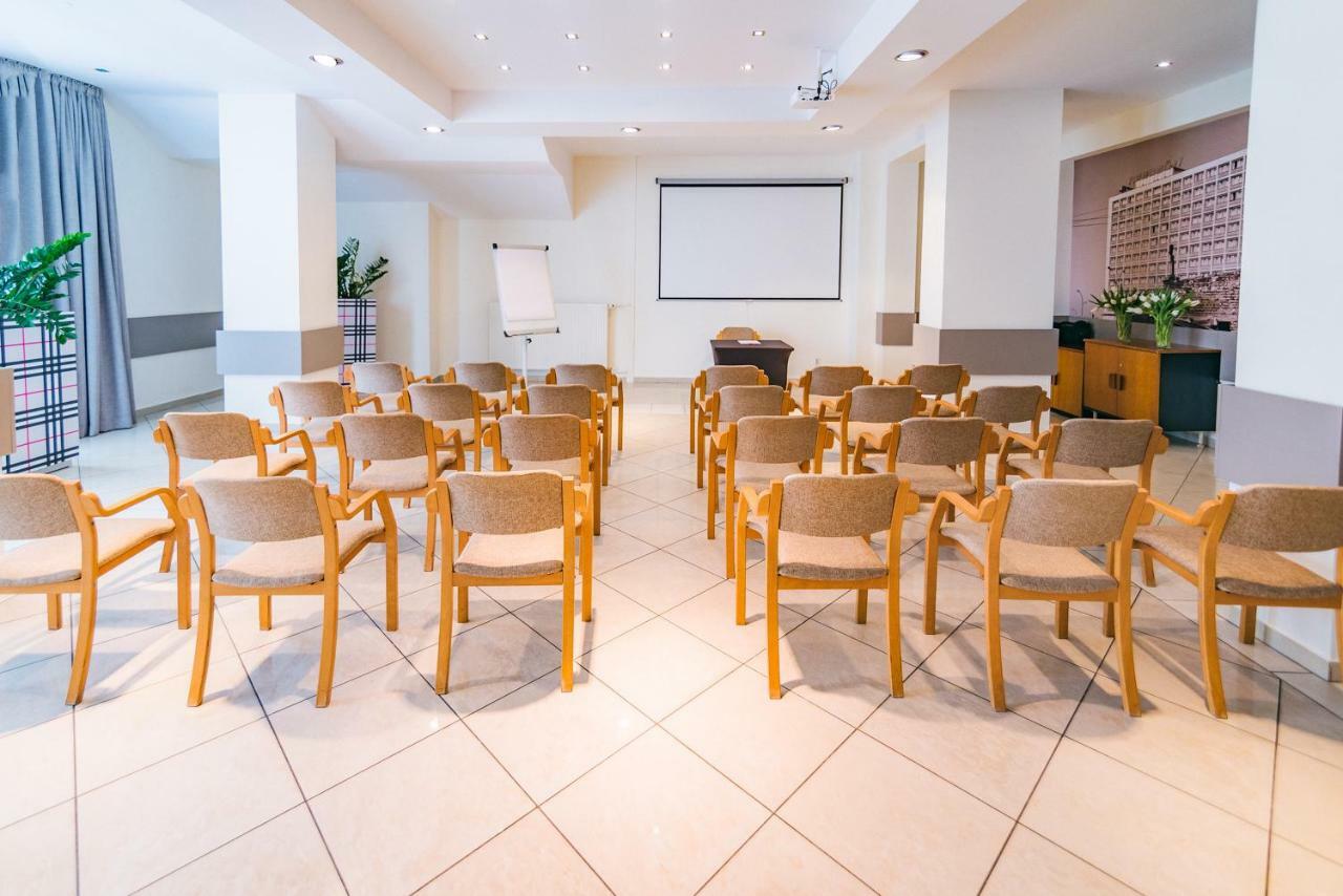 Hotel Forum Rzeszow Dış mekan fotoğraf