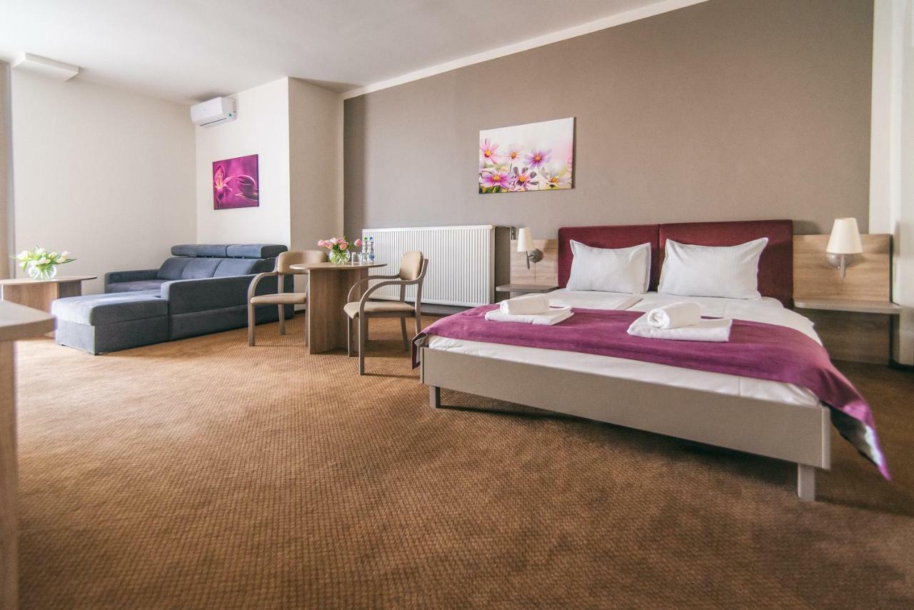 Hotel Forum Rzeszow Dış mekan fotoğraf