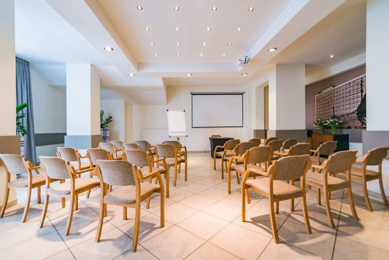 Hotel Forum Rzeszow Dış mekan fotoğraf