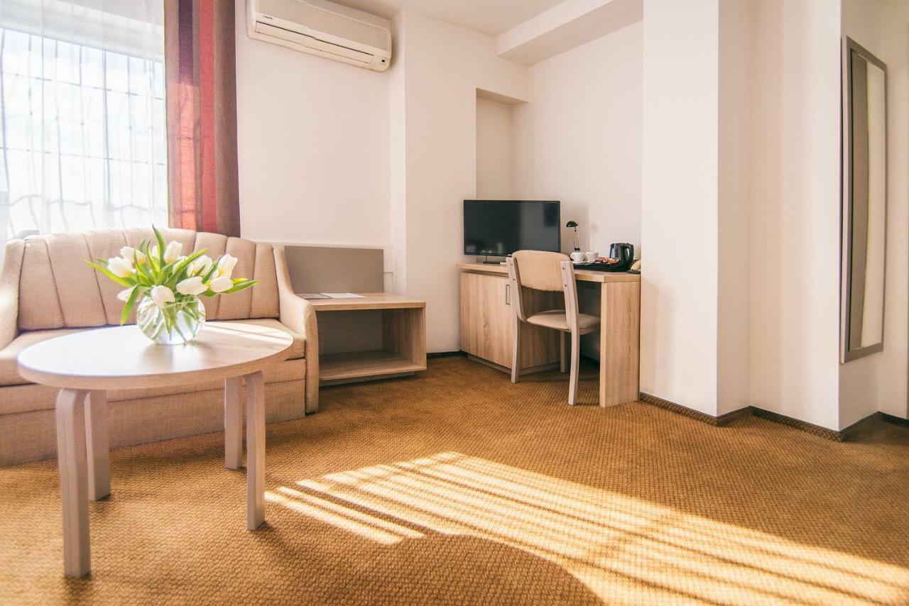 Hotel Forum Rzeszow Dış mekan fotoğraf